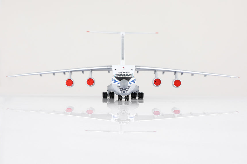 SQ Wings Russian Air Force Ilyushin IL-76MD Red 01 1/200 Aircraft Scale Model