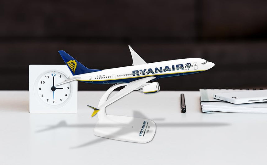 AeroClix Ryanair Boeing 737 MAX 8-200 EI-HGL 1/200 Scale