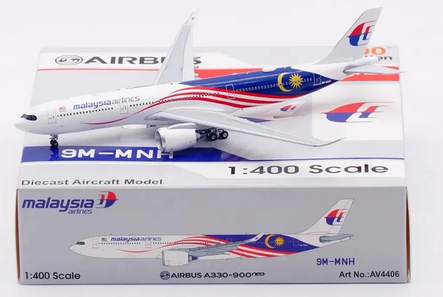 Aviation400 Malaysia Airlines Airbus A330-900 9M-MNH (detachable gear) 1/400 Aircraft Scale Model