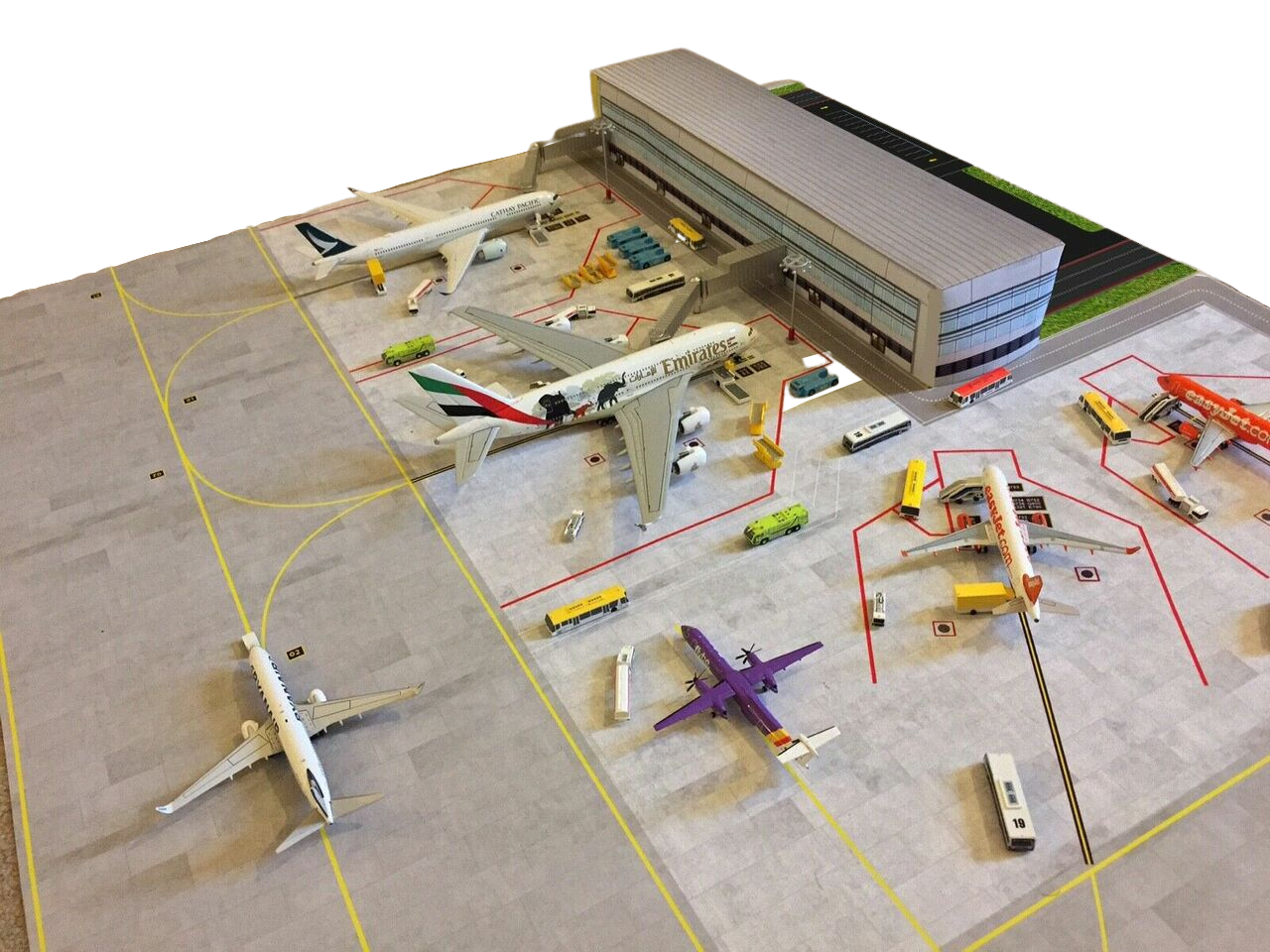 AMS 1/400 & 1/500 Scale Paper Airport Mat With Terminal