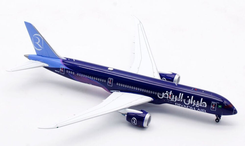 Aviation400 Riyadh Air Boeing 787-9 Dreamliner N8572C (rolling detachable magnetic undercarriage) 1/400 Aircraft Scale Model