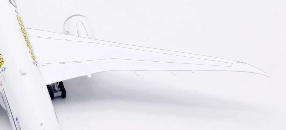 Aviation400 Qantas Boeing 787-9 Dreamliner "Go Australia" VH-ZNH (with detachable gear) 1/400 Aircraft Scale Model
