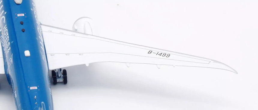 Aviation400 Hainan Airlines Boeing 787-9 Dreamliner "IHG Hotels & Resorts" B-1499 (with detachable gear) 1/400 Scale