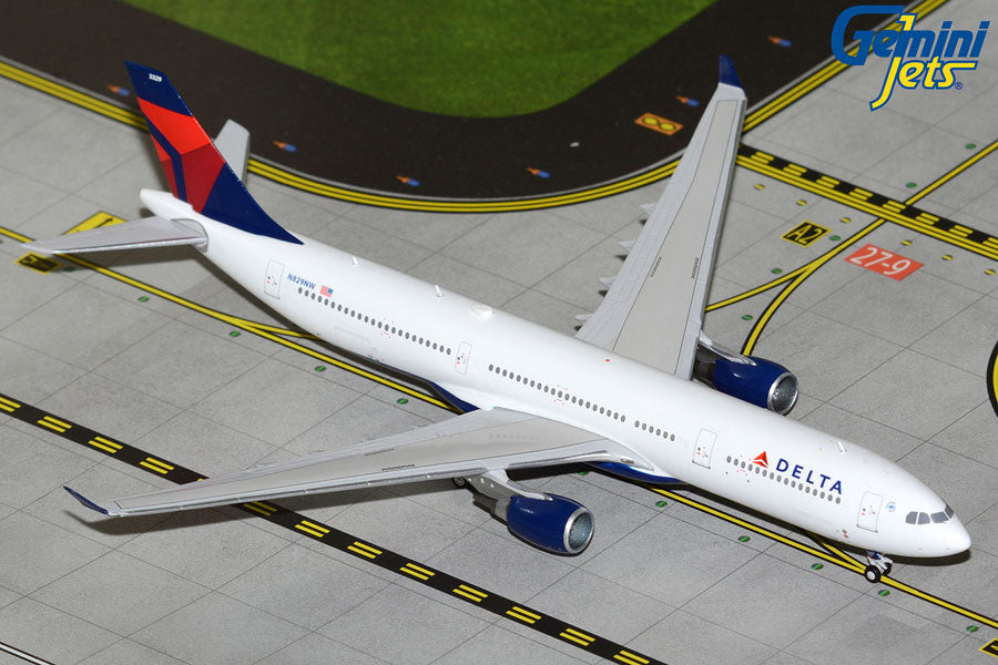 GeminiJets Delta Air Lines Airbus A330-300 Reg: N829NW 1/400 Scale