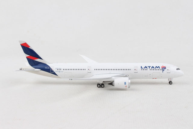 Phoenix Latam Boeing 787-9 PS-LAA 1/400 Aircraft Scale Model