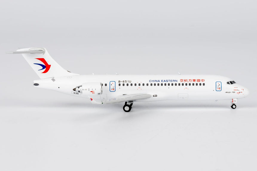 NG Models China Eastern Airlines (with "ARJ21-700" titles) COMAC C909 B-651U 1/400 Aircraft Scale Model