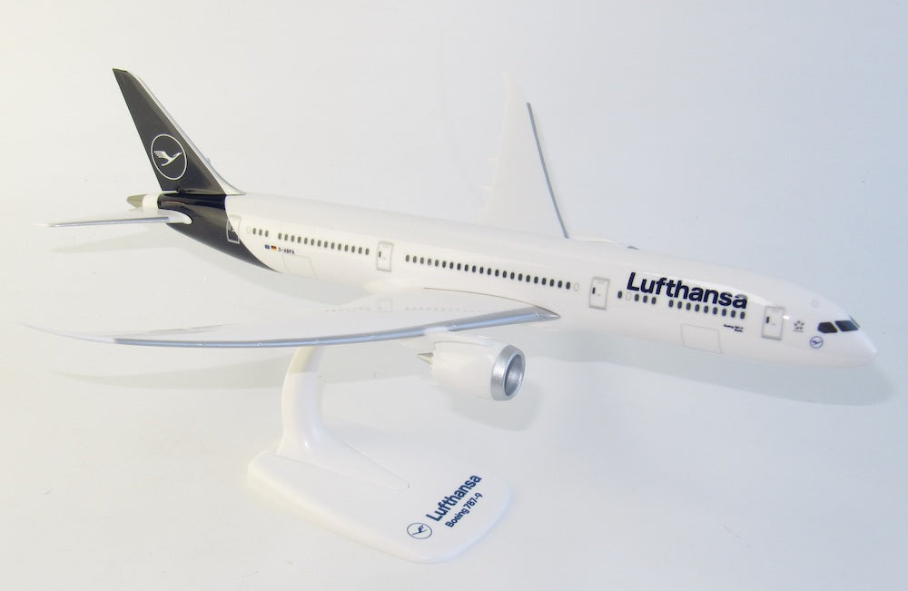 Lufthansa Snap-fit Boeing 787-9 1/200 Snap-fit model