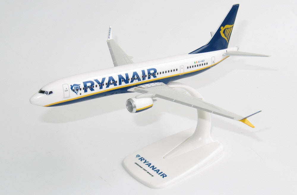 PPC Models Ryanair Boeing 737 MAX Snap-Fit Model Plane 1/200 Aircraft Scale Model