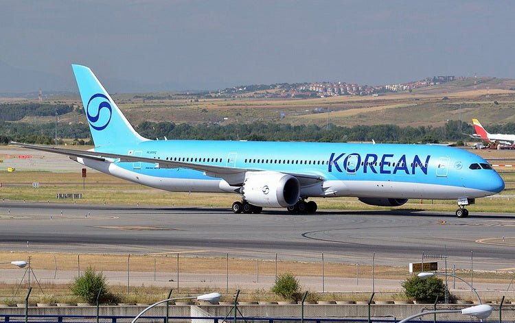 Phoenix Korean Air Boeing B787-9 HL8081 1/400 Aircraft Scale Model