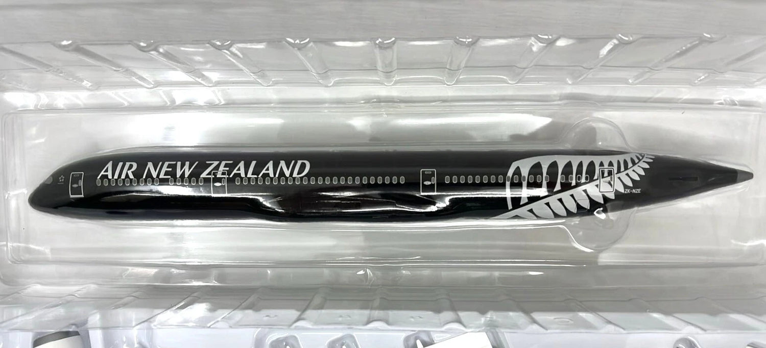 Hogan Air New Zealand Boeing 787-9 ZK-NZE 1/200 Scale