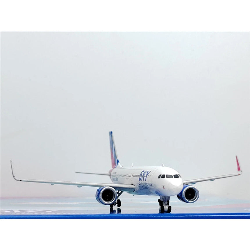 Phoenix Sky Express Airbus A320Neo SX-IOG 1/400 Aircraft Scale Model