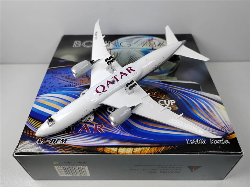 Phoenix Qatar Airways Boeing 787-8 A7-BCM 1/400 Aircraft Scale Model