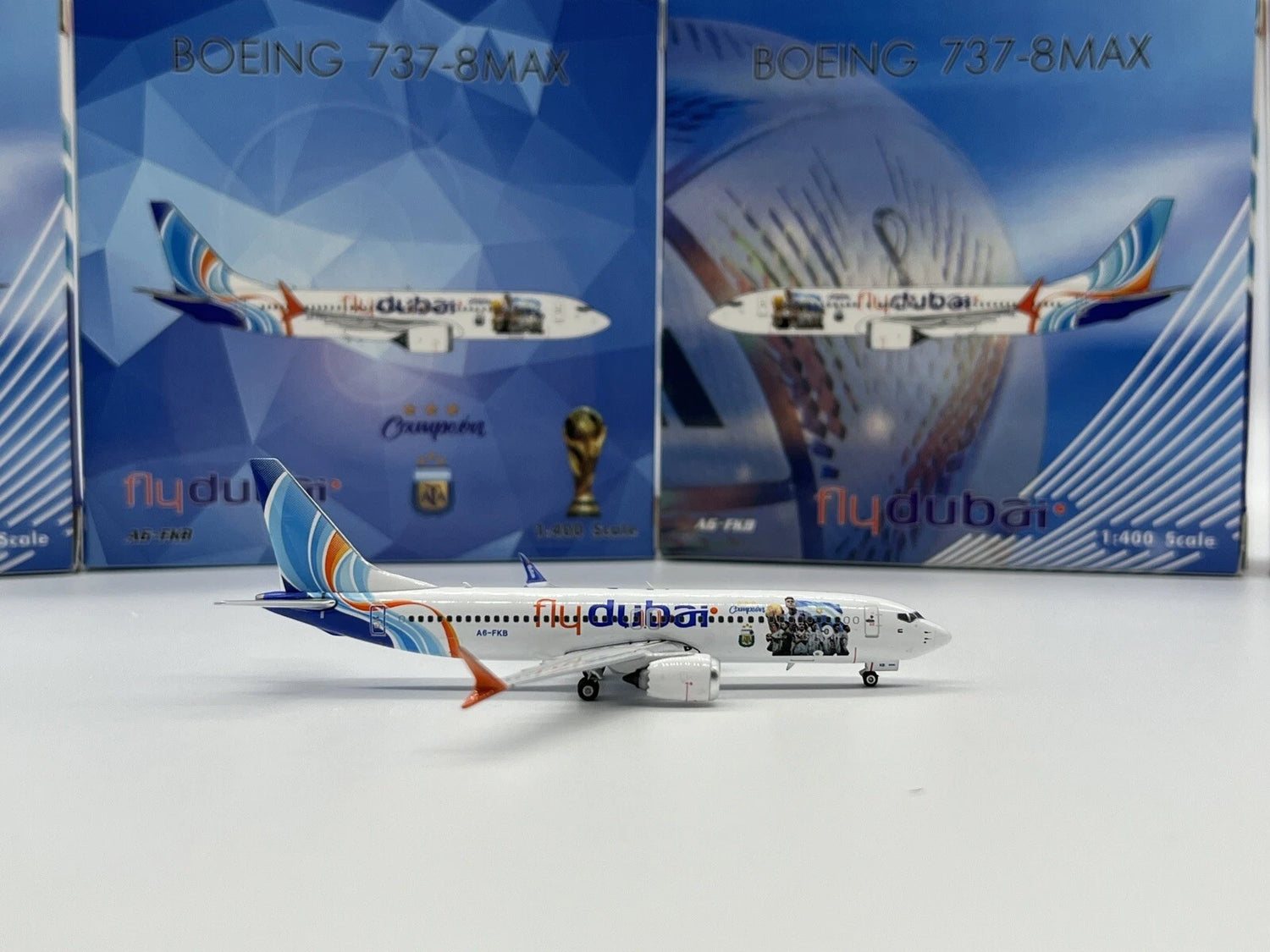 Phoenix FlyDubai Boeing 737-800Max A6-FKB 1/400 Aircraft Scale Model