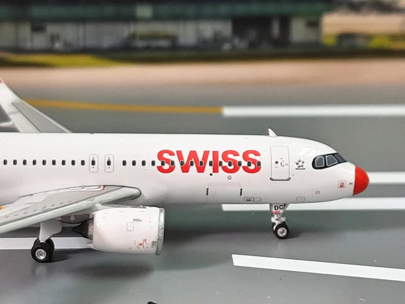 Phoenix Swiss Airbus A320Neo HB-JDC Red Nose 1/400 Aircraft Scale Model