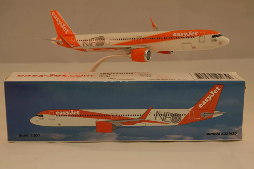 EasyJet Airbus A321Neo Snap-Fit Model Plane 1/200