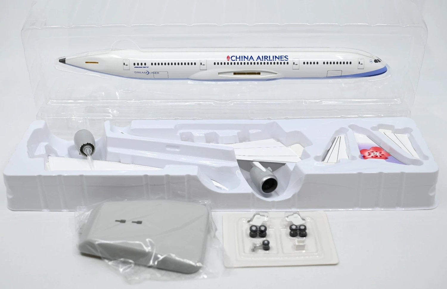 Hogan China Airlines Boeing 787-9 1/200 Aircraft Scale Model