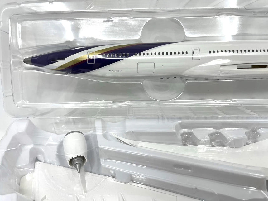 Hogan Thai Boeing 787-10 Dreamliner 1/200 Aircraft Scale Model