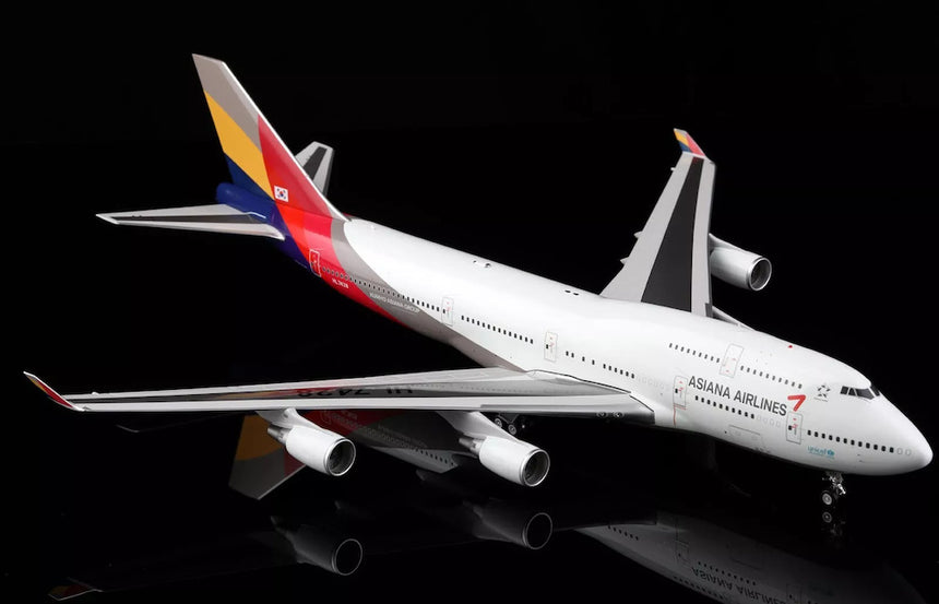 SQ Wings Asiana Airlines "Last Asiana Airlines Boeing 747-400" Boeing B747-400 HL7428 1/200 Scale