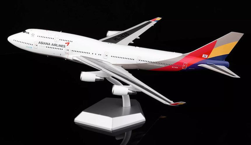 SQ Wings Asiana Airlines "Last Asiana Airlines Boeing 747-400" Boeing B747-400 HL7428 1/200 Scale