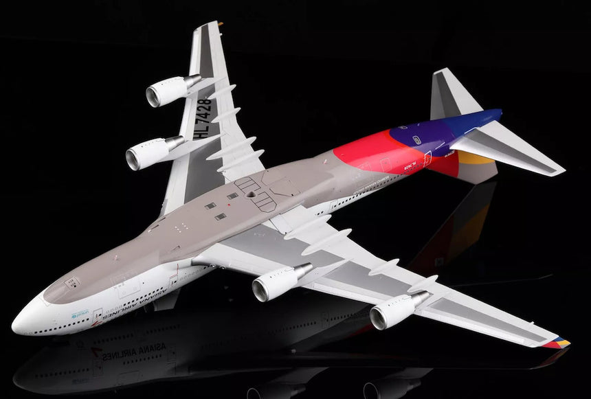 SQ Wings Asiana Airlines "Last Asiana Airlines Boeing 747-400" Boeing B747-400 HL7428 1/200 Scale