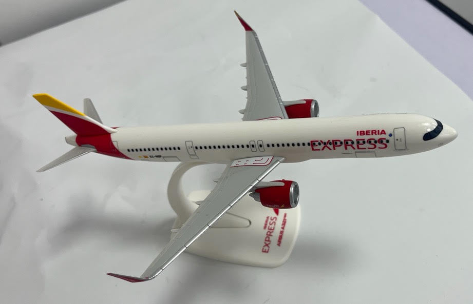 Limox PPC A321neo EasyJet G-UZMJ Modèle d'avion 1:200 Limox PPC A321neo EasyJet G-UZMJ Modèle d'avion 1:200