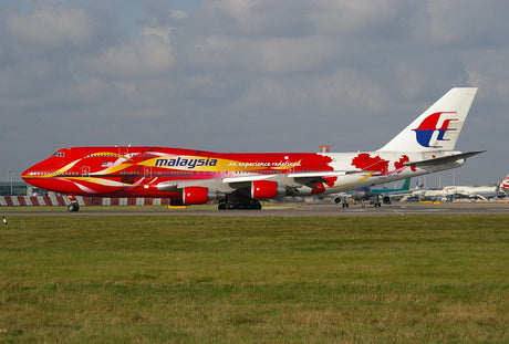 Phoenix Malaysian Airlines Boeing 747-400 Hibiscus Livery 9M-MPD 1/400 Scale