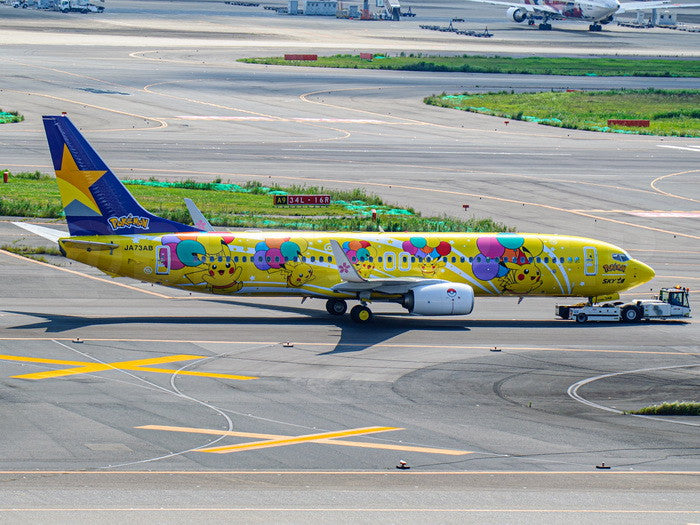 Phoenix Skymark Airlines Boeing 737-800 'Pikachu' JA73AB 1