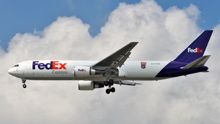 【新品】FedEx Boeing 767-300F 1:400 モデルプレ-ン Amazon.com: Phoenix for FedEx Express for Boeing B767-300F