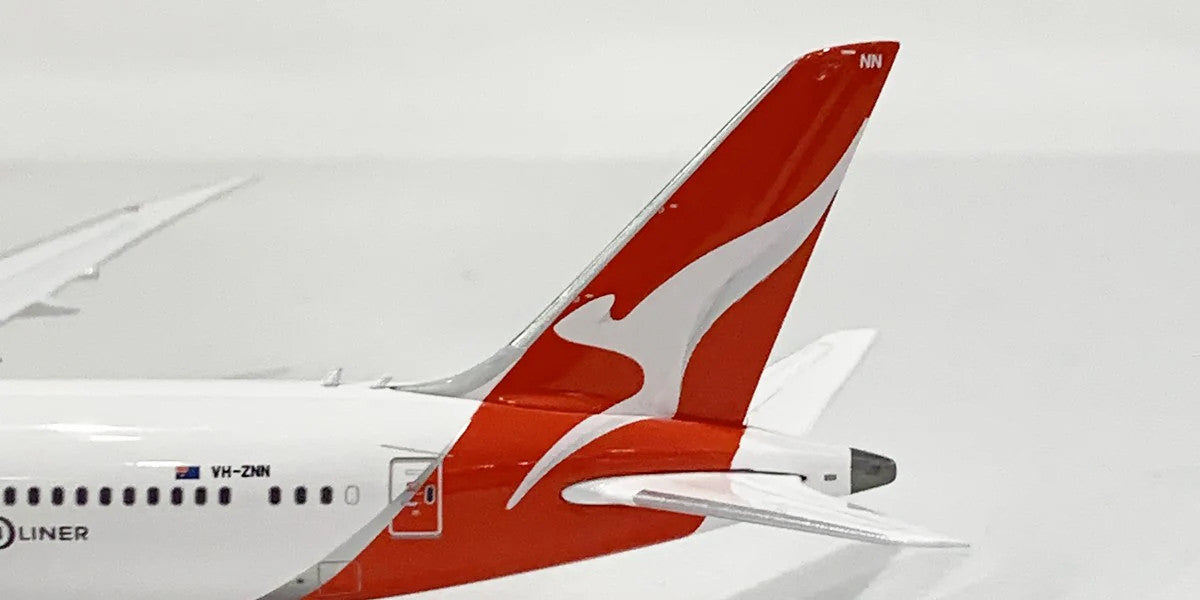 Phoenix Qantas Regular Boeing B787-9 VH-ZNN 1/400 PH4620