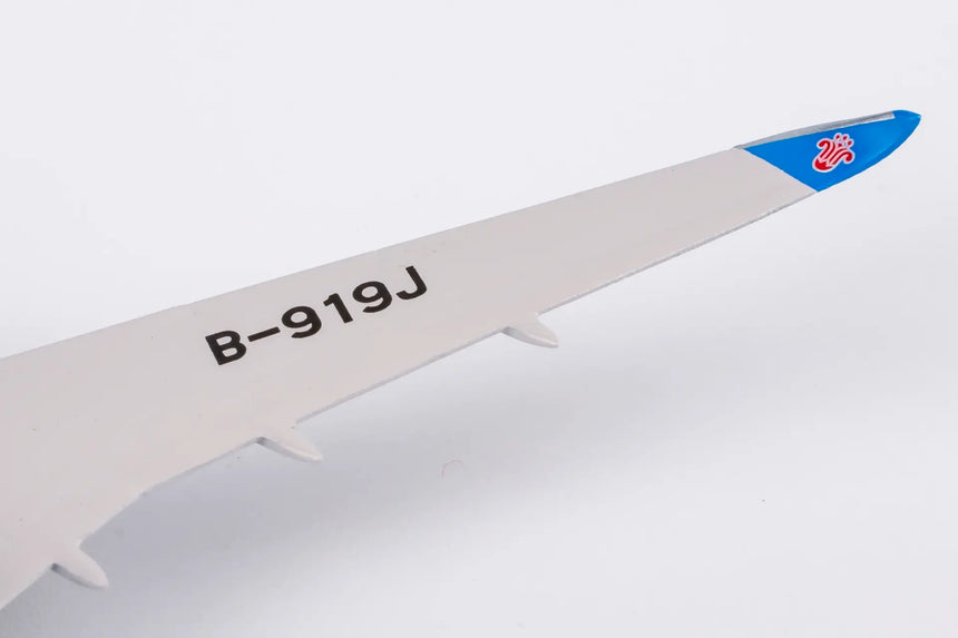 NG Models China Southern Airlines CZ's 1st C919 COMAC C919 B-919J Lite Edition 1/400 Scale