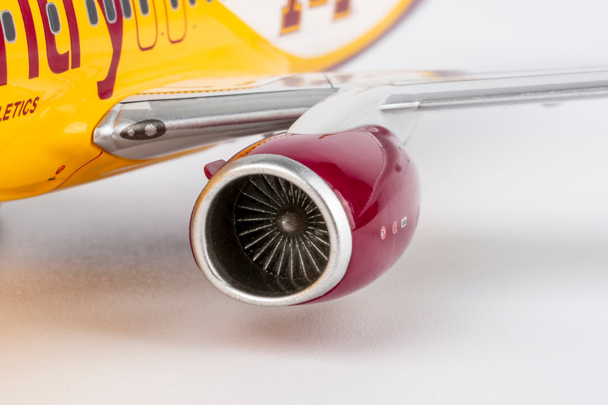 NG Models Sun Country Airlines "New Golden Gophers" Livery Boeing 737-800/w N809SY 1/200 Aircraft Scale Model