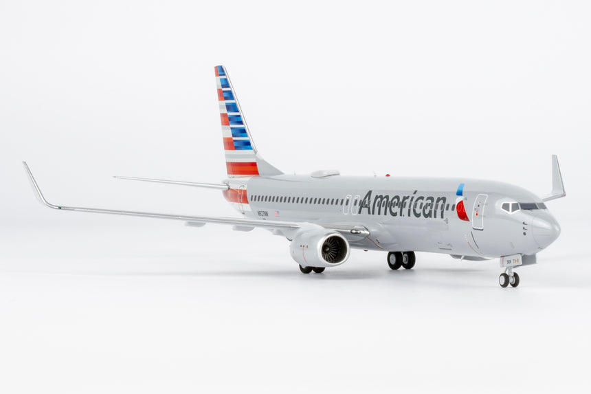 NG Models American Airlines Boeing 737-800/w N927NN 1/200 Aircraft Scale Model