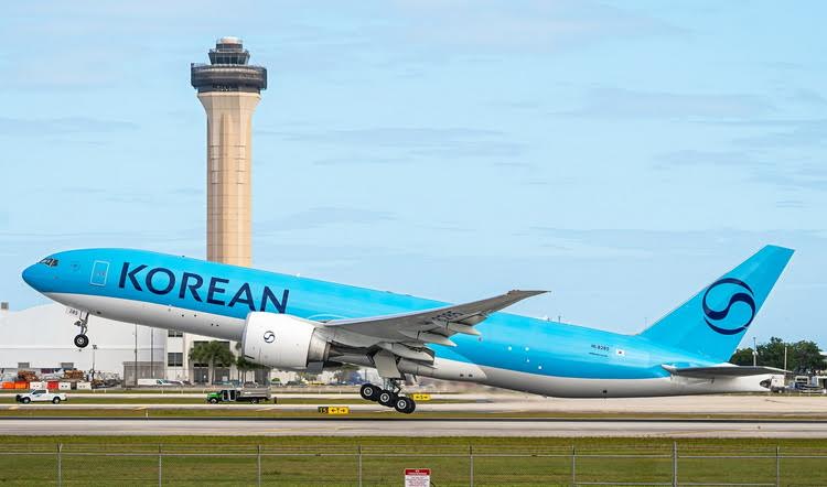 Phoenix Korean Air Cargo Boeing B777-200F HL8285 1/400 Aircraft