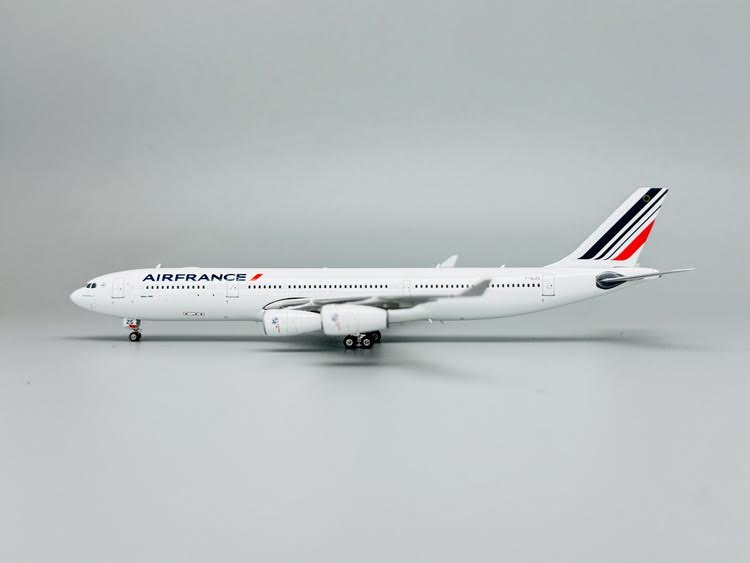 Phoenix Air France Airbus A340-300 F-GLZS 1/400 Aircraft Scale Model