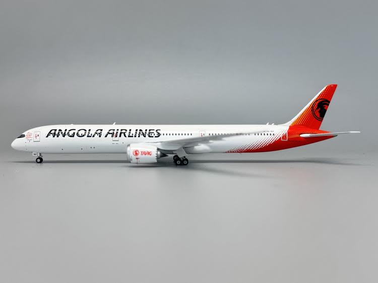 Phoenix TAAG Boeing B787-10 D2-TET 1/400 Aircraft Scale Model