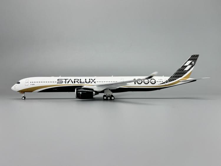 Phoenix Starlux Airlines Airbus A350-1000 B-58551 1/400 Aircraft Scale Model