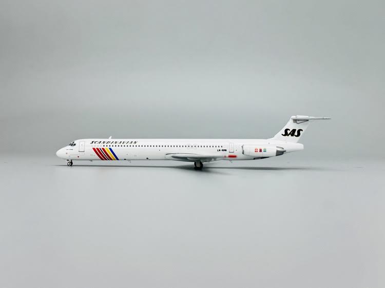 Phoenix Scandinavian SAS Mcdonnell Douglas MD-82 LN-RMN 1/400 Aircraft Scale Model
