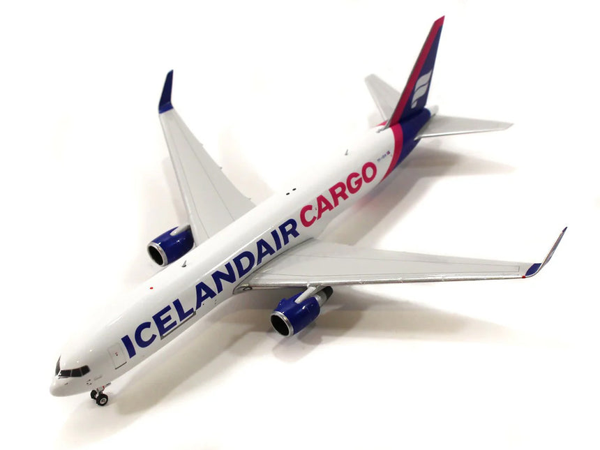 Phoenix Icelandair Boeing 767-300ER TF-ISH 1/400 Aircraft Scale Model