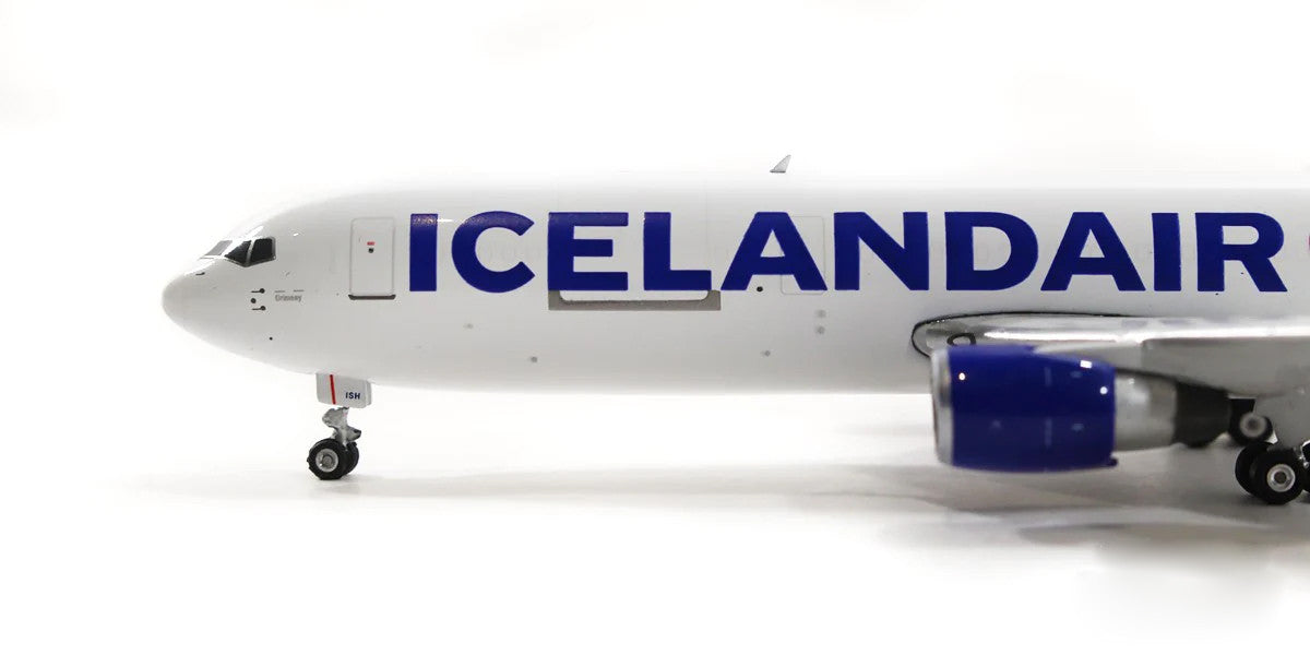 Phoenix Icelandair Boeing 767-300ER TF-ISH 1/400 Aircraft Scale Model