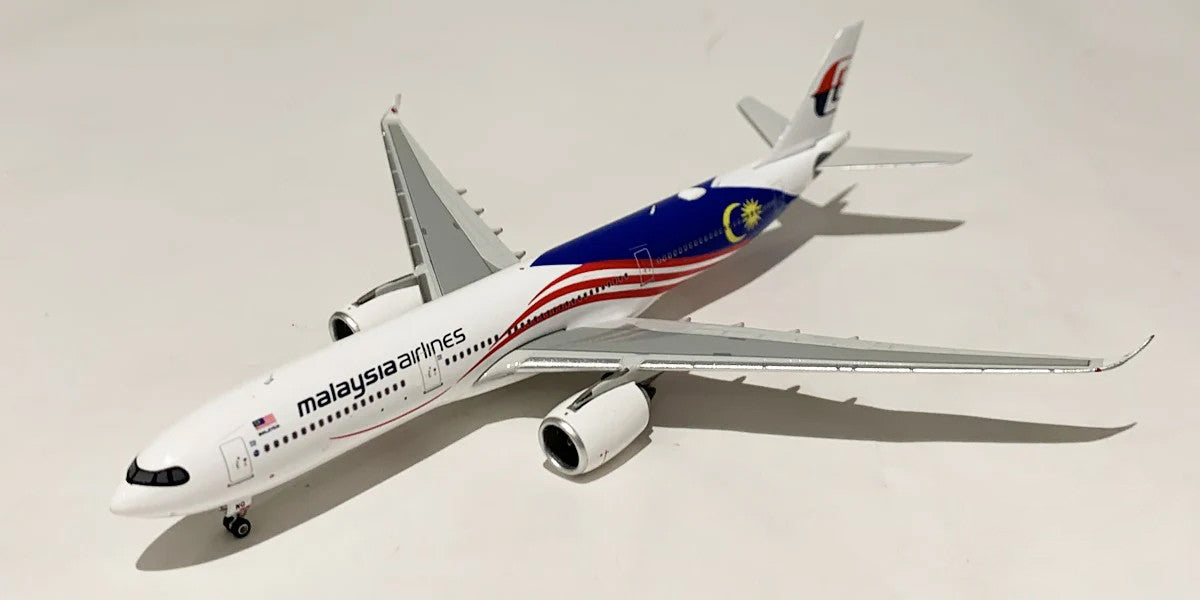 Phoenix Malaysia Airlines Airbus A330-900Neo 9M-MNG 1/400 Scale