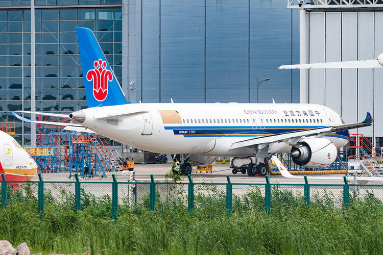 Phoenix China Southern Airlines COMAC C919 B-919J 1/400 Scale