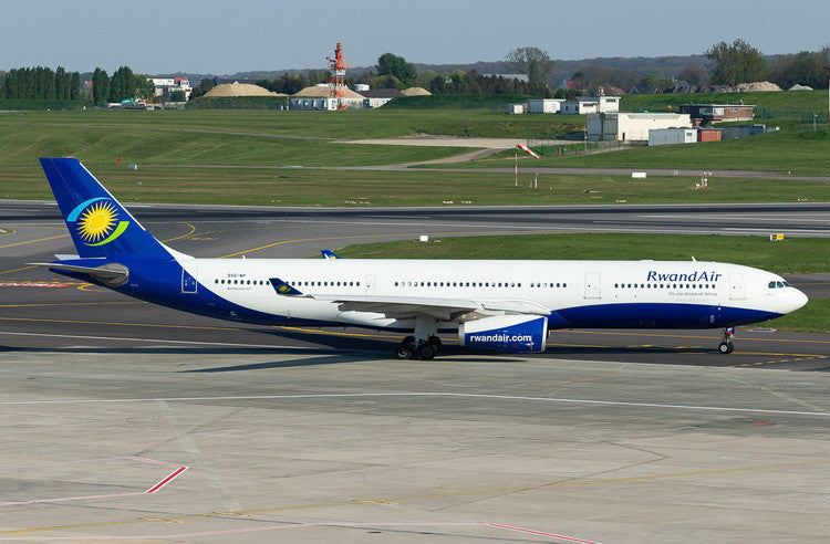 RwandAir a330-300 ルワンダ航空 アフリカ ph 1:400 RwandAir a330-300 ルワンダ航空 アフリカ ph 1:400 - メルカリ
