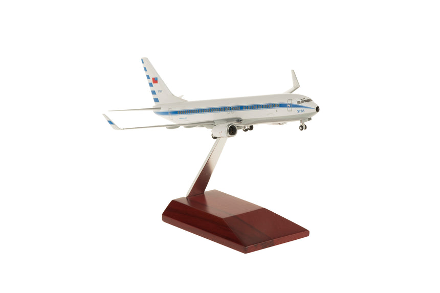 Hogan ROCAF (Taiwan Air Force) Boeing 737-800Ww Wooden (Assembled, No Snap Fit) 1/200 Scale