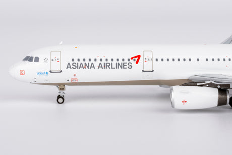 NG Models Asiana Airlines Airbus A321-200/w HL8038 1/400 Aircraft Scale Model