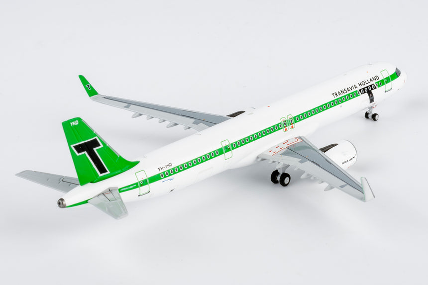 NG Models Transavia (1960s Retro colors) Airbus A321neo PH-YHD 1/400 Aircraft Scale Model
