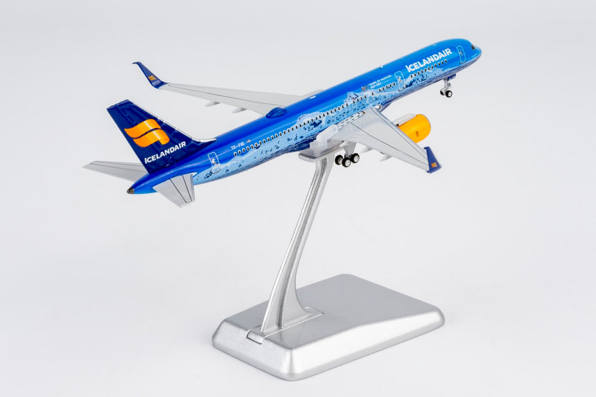 NG Models Icelandair Boeing 757-200/w A321 TF-FIR Vatnajokull; (Ultimate) 1/400 Aircraft Scale Model