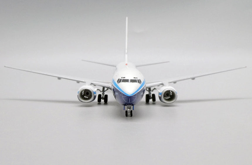 JC Wings Ryanair Boeing 737-800 "Dreamliner" (EI-DCL) 1/200 Aircraft Scale Model