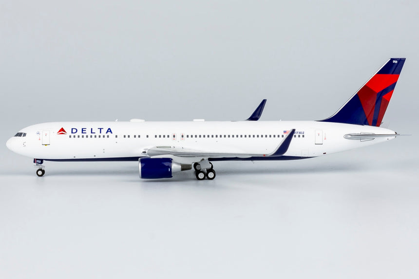 NG Models Delta AirLines Boeing 767-300ER/w N173DZ with CF6 engines 1/400 17002