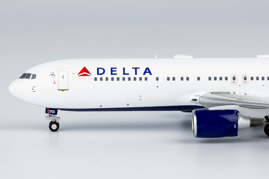 NG Models Delta AirLines Boeing 767-300ER/w N173DZ with CF6 engines 1/400 17002