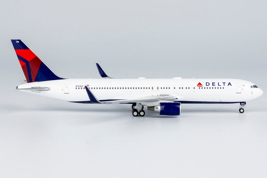 NG Models Delta AirLines Boeing 767-300ER/w N173DZ with CF6 engines 1/400 17002